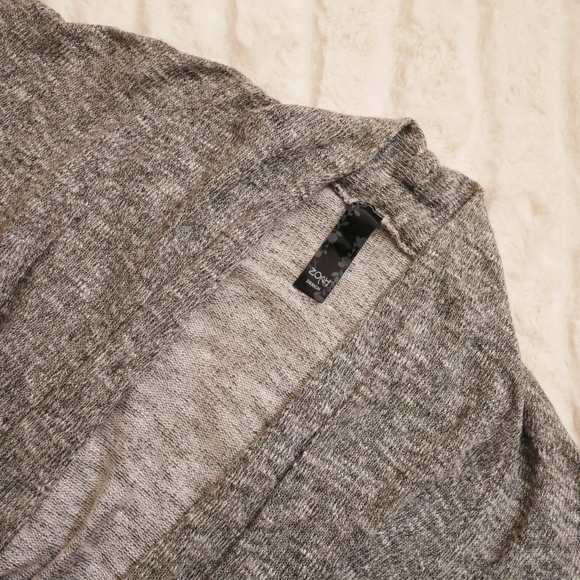 ⭐ 3/$15 ⭐ Gray knit cardigan - Picture 2 of 9
